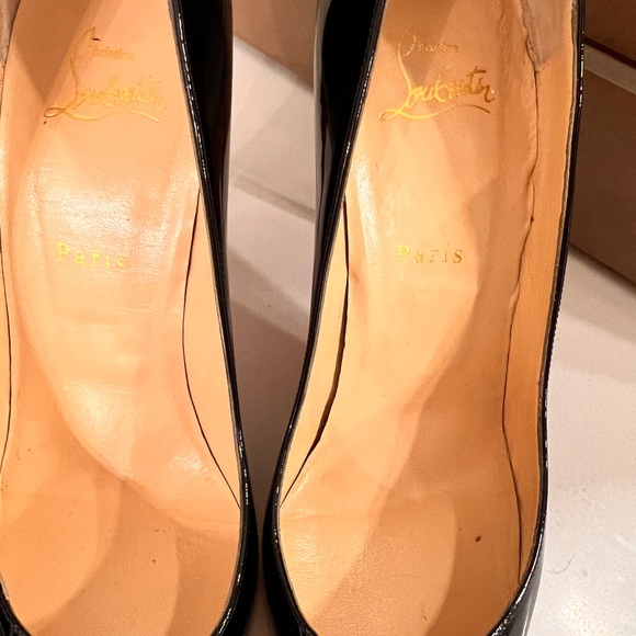 Christian Louboutin- size 10 - patent leather - Picture 3 of 8